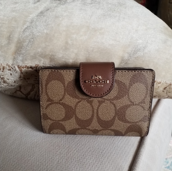 Coach Medium Corner Zip Wallet in Signature Canvas - Picture 2 of 5